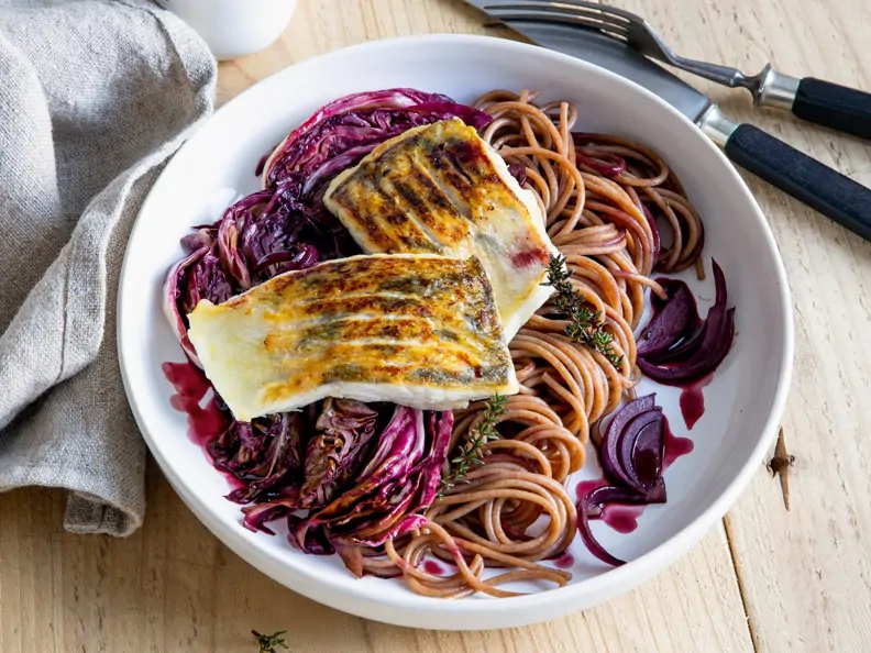 Zanderfilet auf Radicchio-Thymian-Pasta