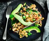 Tofu-Crumble mit Avocado