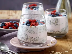 Heidelbeer-Overnight Oats mit Chiasamen
