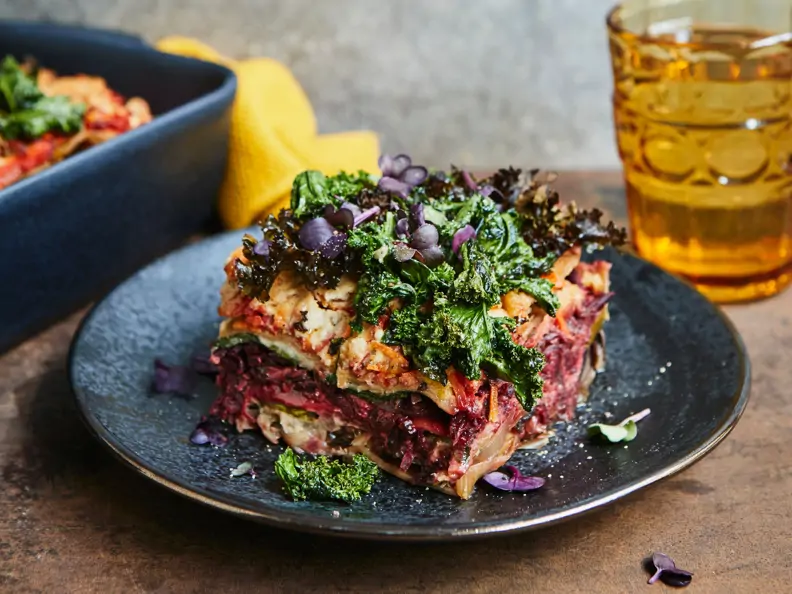 Bunte Winter-Lasagne mit Grünkohl und Roter Bete