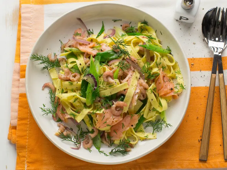 Pasta mit Räucherlachs ohne Sahne