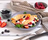 Protein-Pfannkuchen mit Beeren-Quark-Füllung