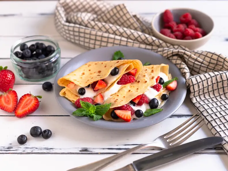 Protein-Pfannkuchen mit Beeren-Quark-Füllung