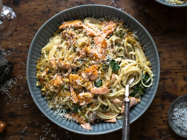 Lachsnudeln mit Parmesan