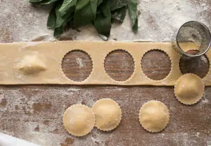 Ravioli mit Ricotta-Nuss-Füllung