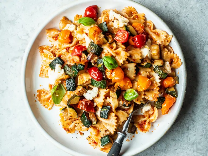 Pasta mit Sommergemüse und Pesto Rosso