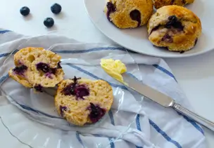 Heidelbeer-Kokos-Brötchen