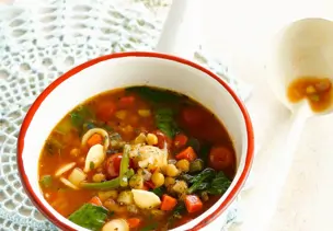 Tomaten-Gemüsesuppe