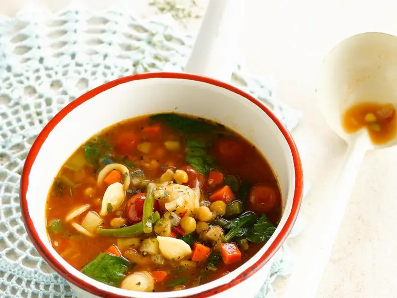 Tomaten-Gemüsesuppe