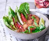 Hähnchen-Saté mit buntem Salat