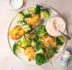 Smashed Potatoes mit Brokkoli und Möhren-Raita