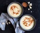 Blumenkohl-Pastinaken-Suppe mit Mandelmus