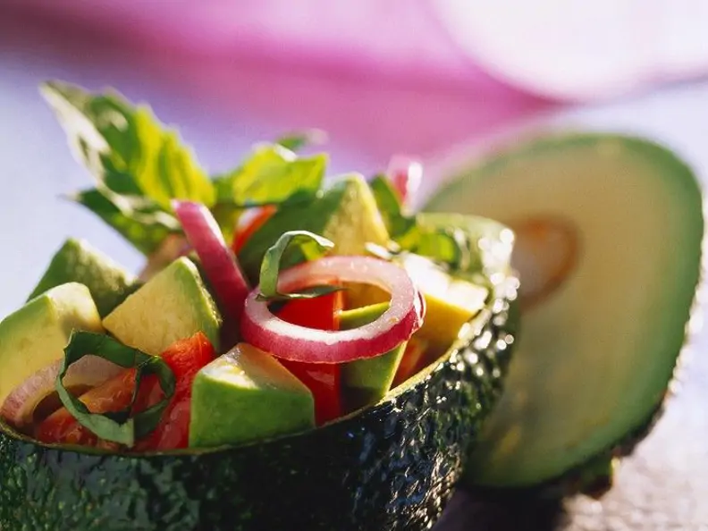 Avocadosalat mit Tomaten