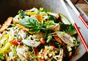 Hähnchen mit Gemüse aus dem Wok