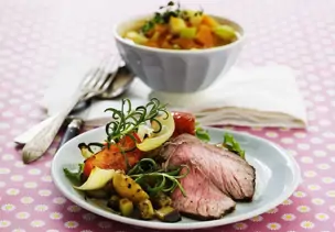 Gegrilltes Steak mit Gemüse
