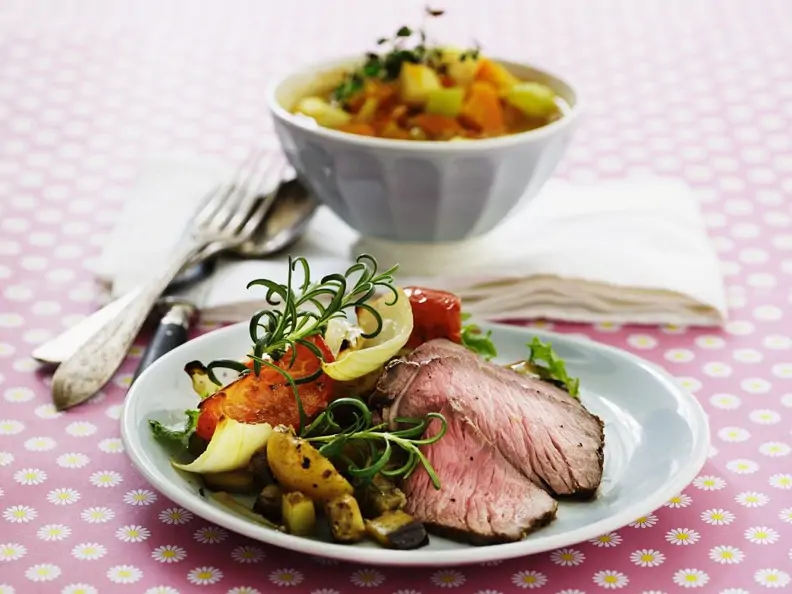 Gegrilltes Steak mit Gemüse