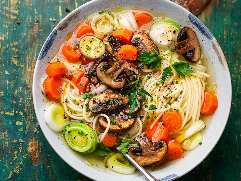 Schnelle Nudelsuppe