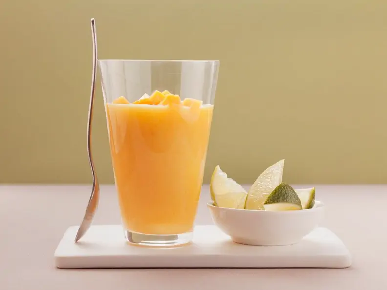 Mango-Kokos-Shake mit Ananas