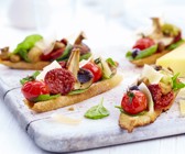 Bruschetta mit Chorizo, gegrillten Champignons und Le Gruyère AOP