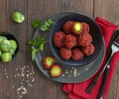 Rosenkohl im Rote-Bete-Mantel