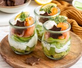 Lachs-Gurken-Sandwich im Glas
