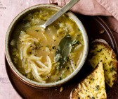 Zwiebelsuppe vegan