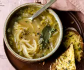 Zwiebelsuppe vegan