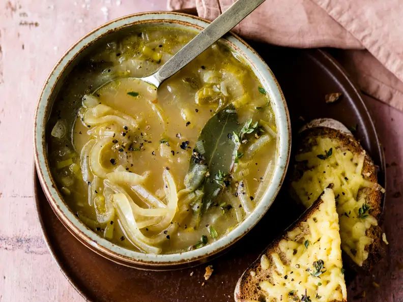 Zwiebelsuppe vegan