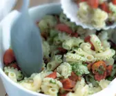 Nudelsalat mit Pesto