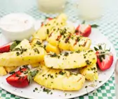 Ananas mit Minz-Kokos-Raspeln