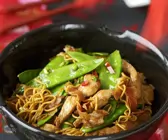 Gebratene Nudeln mit Hähnchen