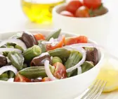 Okraschoten-Tomatensalat