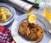 Schnitzel mit Kartoffelsalat
