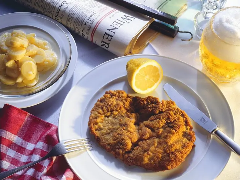 Schnitzel mit Kartoffelsalat
