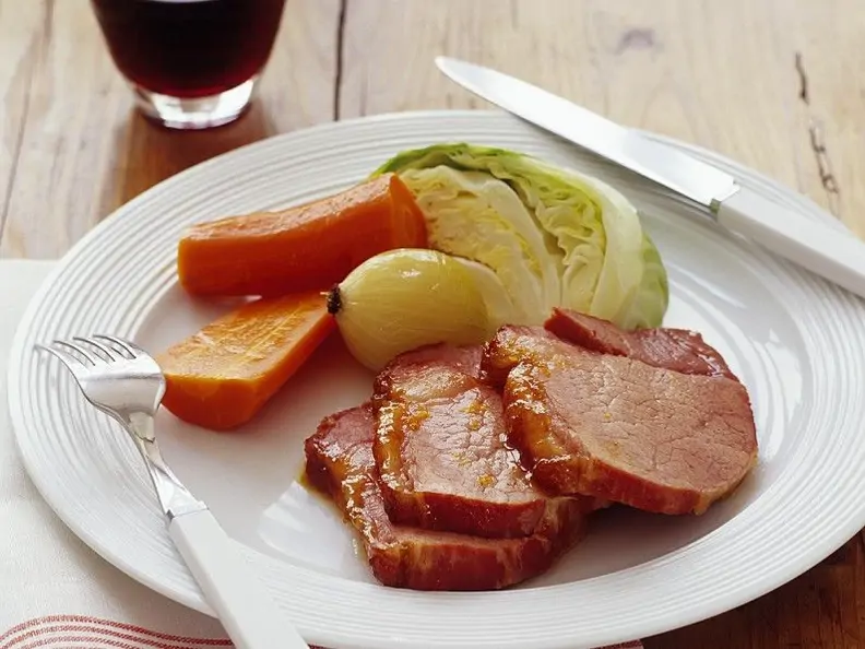 Kassler mit Weißkohl