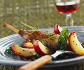 Gänsekeulen mit Apfel