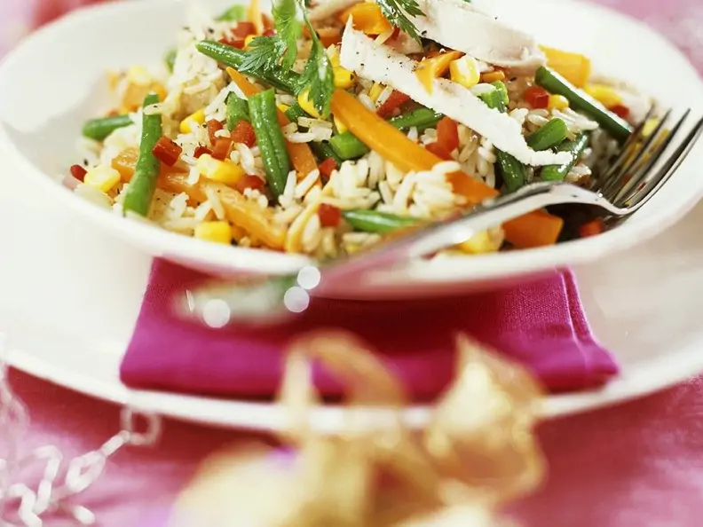 Reis mit Hähnchen und Gemüse