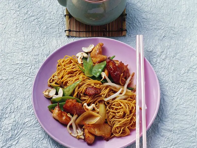 Mienudeln mit Hähnchen