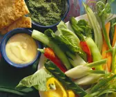 Rohkost mit Pesto und Mayonnaise