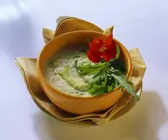 Zucchini-Kräutersuppe