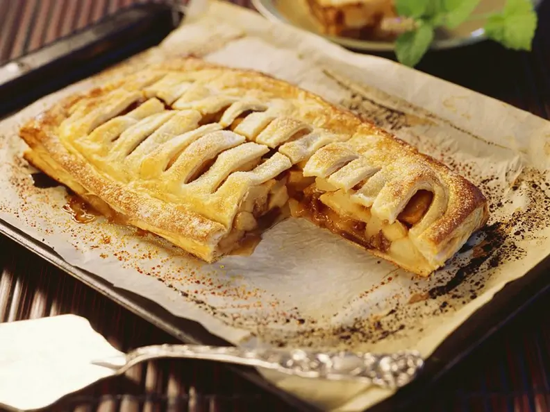 Apfelstrudel mit Blätterteig