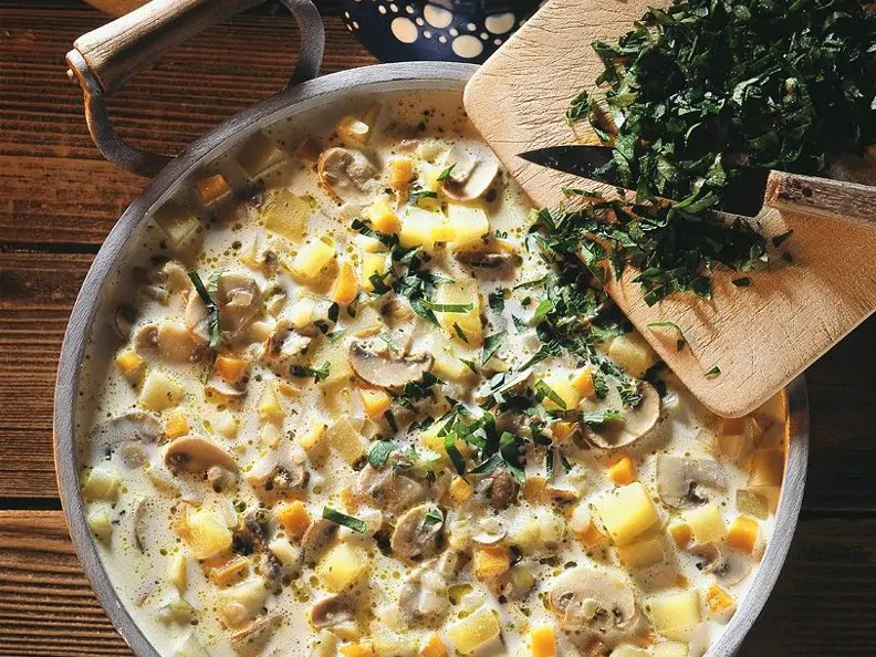 Kartoffelsuppe mit Champignons