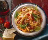 Nudeln mit Puten-Tomatensauce