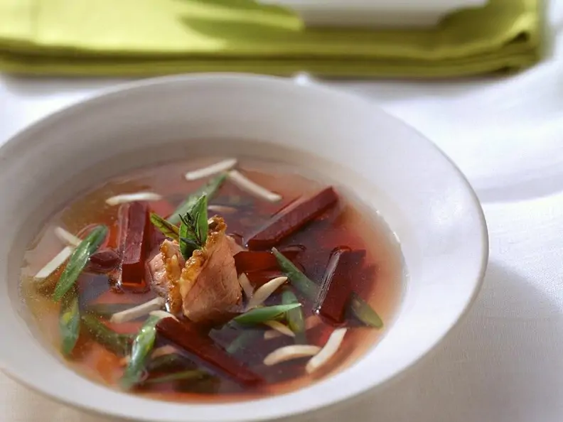 Gemüsesuppe mit Ente