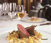 Rehrückenfilet mit Nudeln
