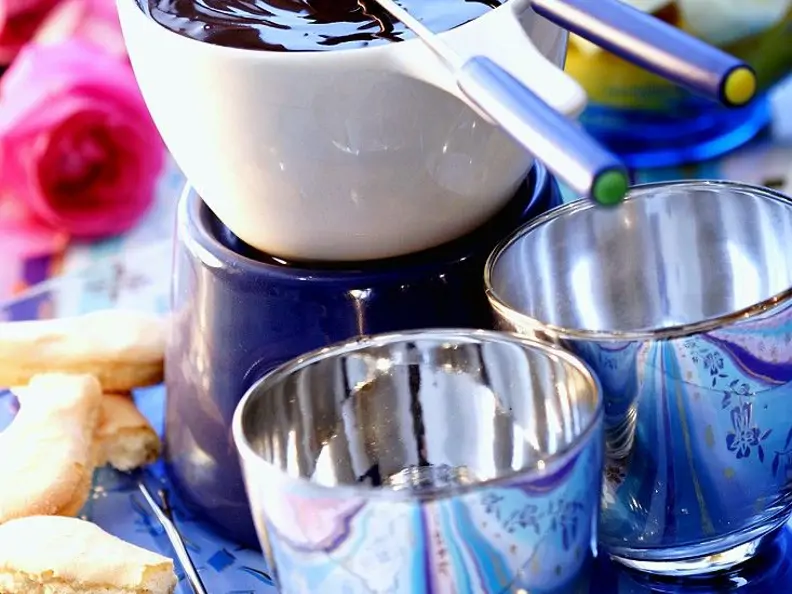 Schokofondue mit Früchten