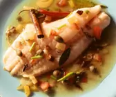 Dorade im Gewürzsud