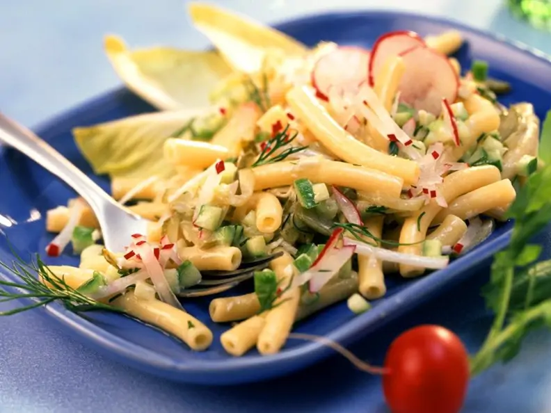 Nudelsalat mit Radieschen