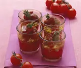 Kurzgebratene Steakwürfel mit Tomaten und Reis