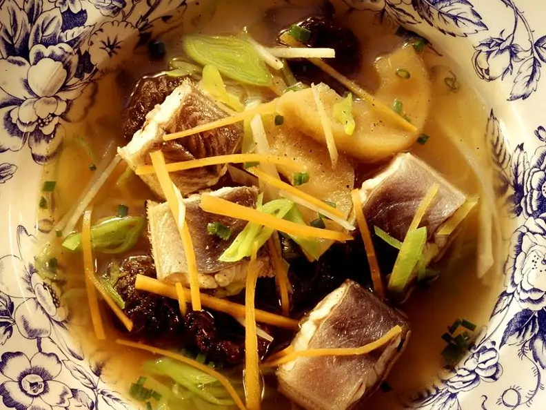 Omas Hamburger Aalsuppe